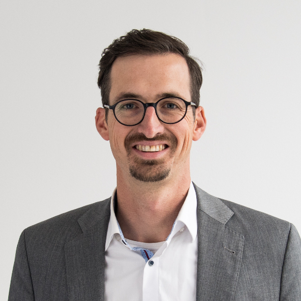 Jeremy Hammond Geschäftsführer free!ndeed e.V. XING