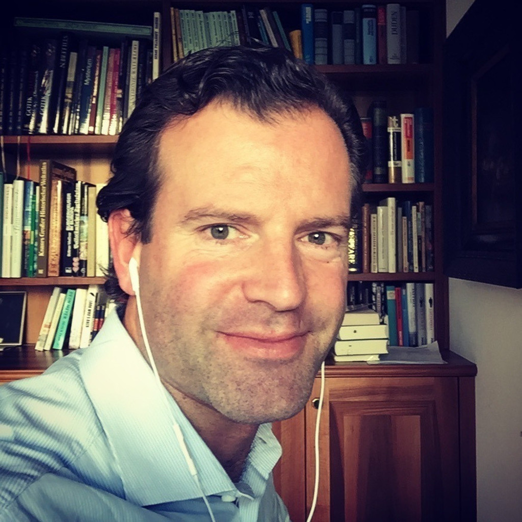 Dr. Curt Schmitt Director UNITARGET XING