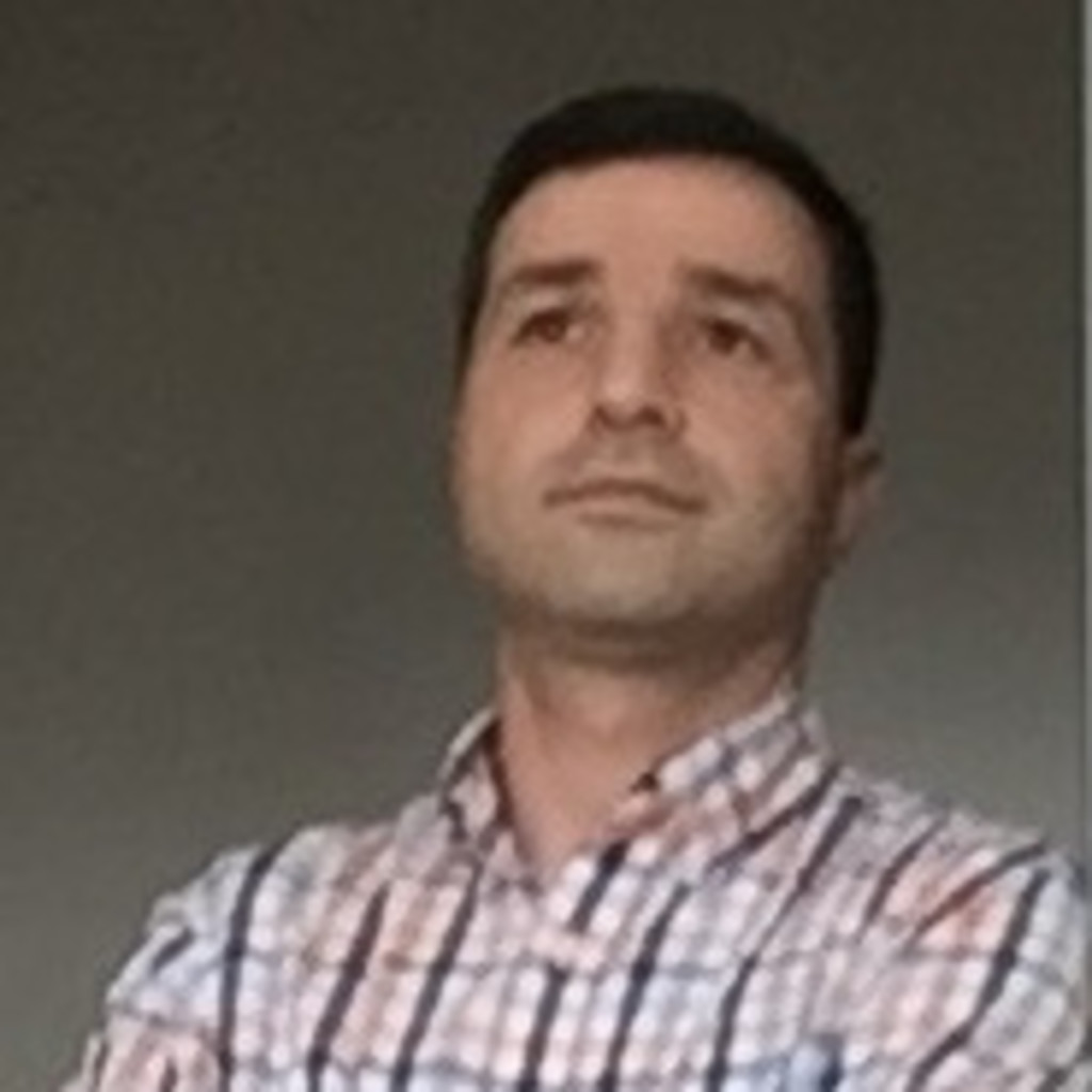 Armen Khachatryan Spezialisten für die Entwicklung und Administration