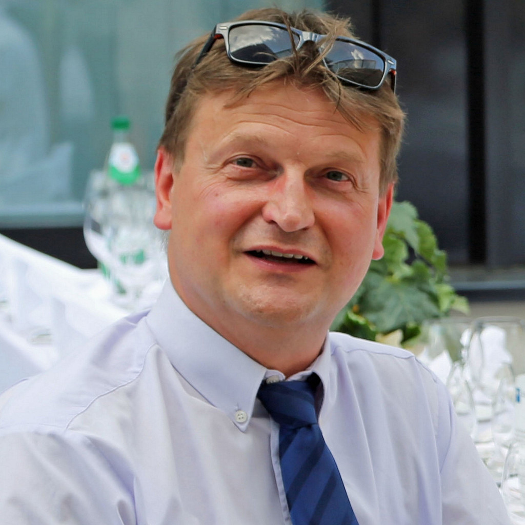 Dipl.Ing. Werner Franz Enterprise Architect FMREHSSE E.ON