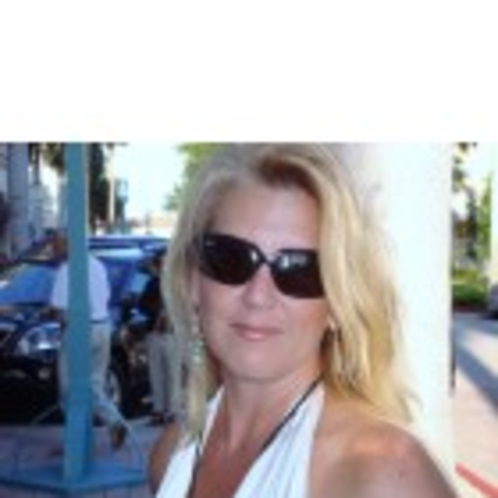 Kelly Hanna Director/Producer IQuest Productions XING