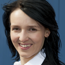 Dr. Franziska Hage