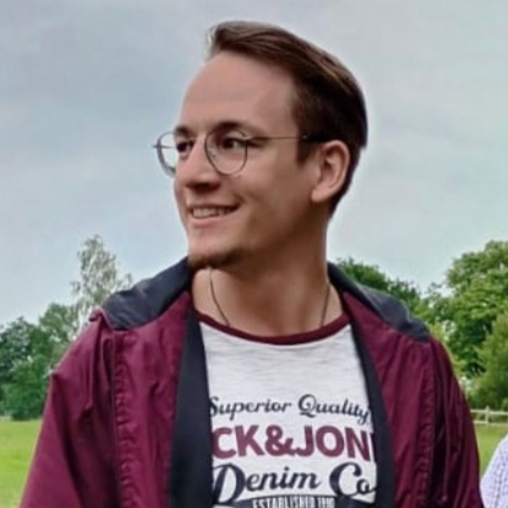 Marcel Groß Kaufmann für Büromanagement Roland Böhm Karosserie und