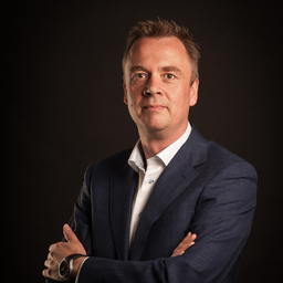 Dr. Lars Siebert