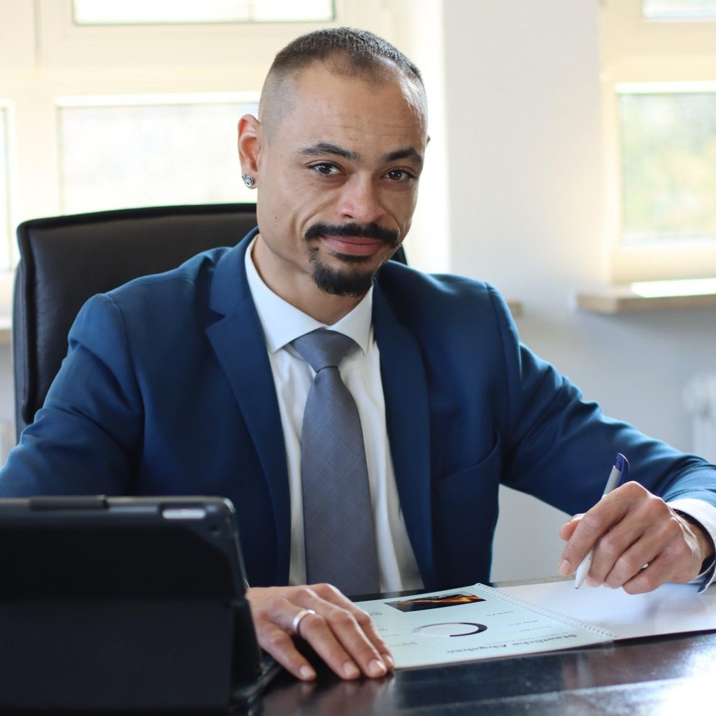 Enrico Higgs Junior Financial Planner Innovative Finanzberatung 05 Ag Xing