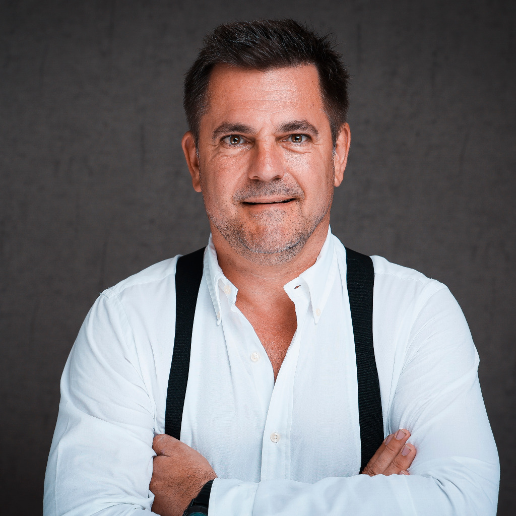 Mike Löwe Geschäftsführer, Versicherungsmakler Telefon 09117418664