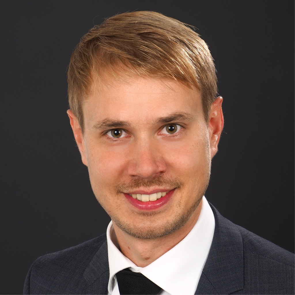 Dr. Peter Schreier Programm Manager (Software und Peripherie) für