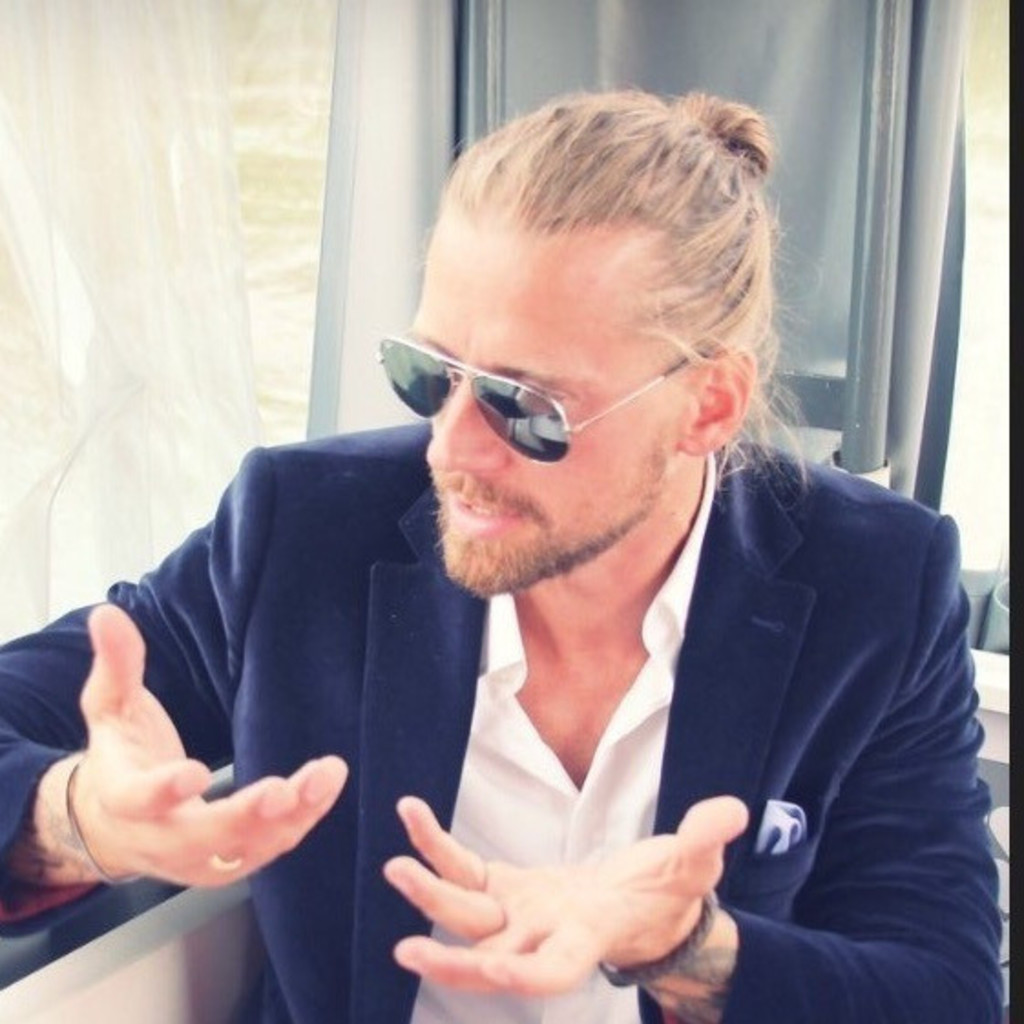 Holger Kalinowski Sales Representative / Brand Operation Bestseller