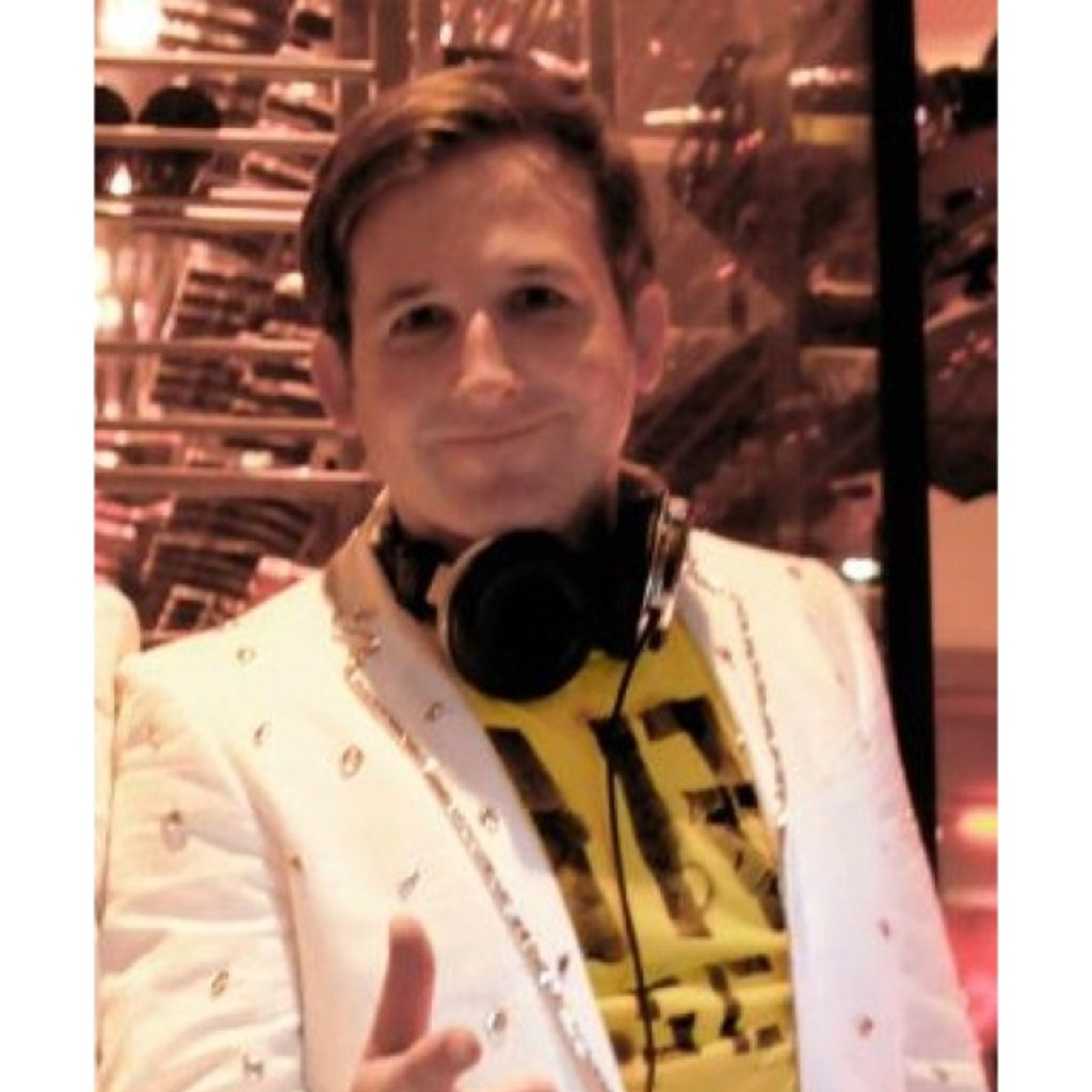 Mag. Christopher Muhr Geschäftsführer, Schauspieler, DJ, Event