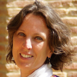 Mag. Anne-Laure DESGROLARD