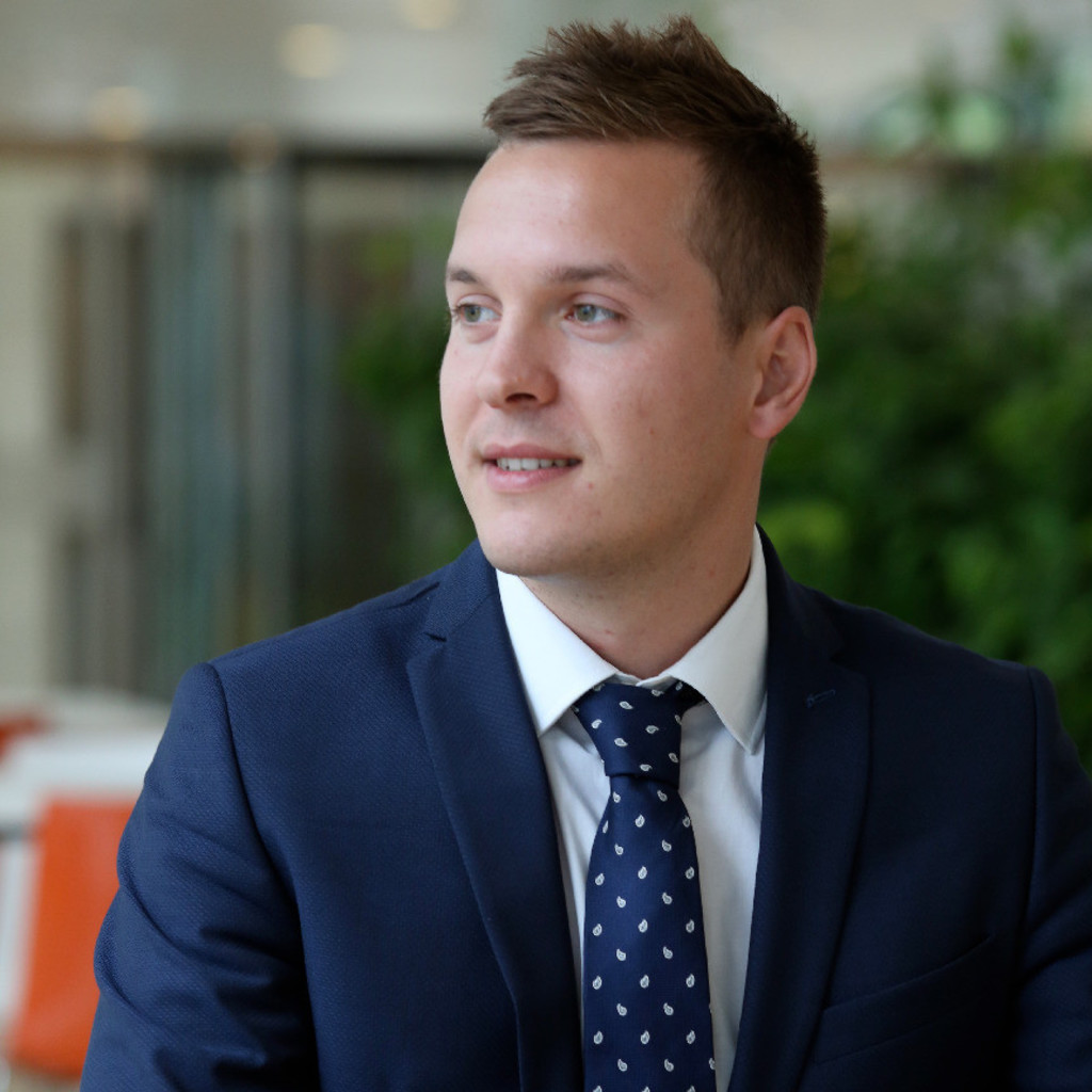 Claudiu Ghiuzan Vice President Goldman Sachs XING