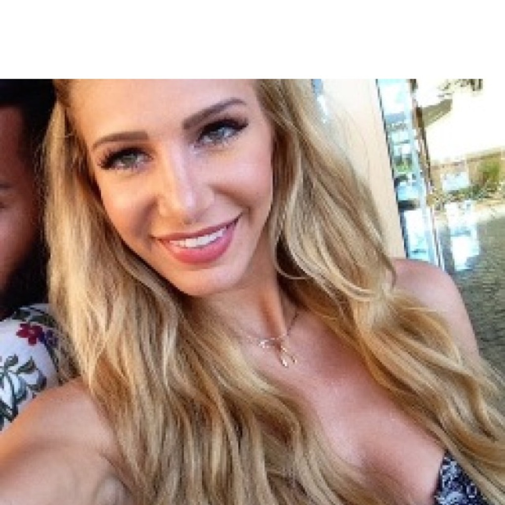 Emily Hood Marketing Server Host sbe Group XING