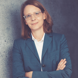 Dr. Julia aus der Wiesche