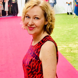 Dr. Evelyn Engesser