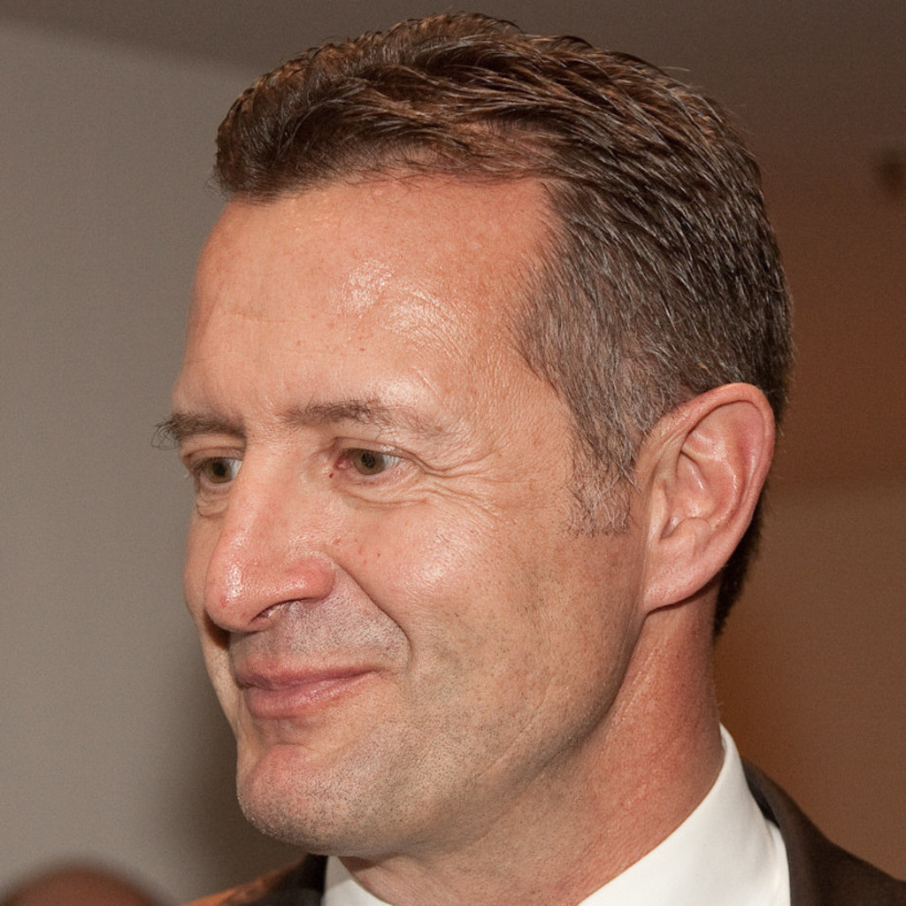 Alfons Livers Managing Director UBS Switzerland AG XING