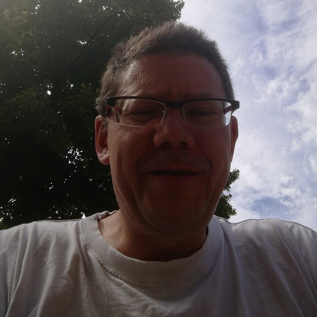 WOLFGANG Karl Fachverkäufer SATURN XING