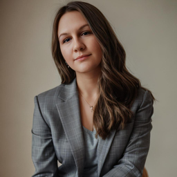 Julia Mayer