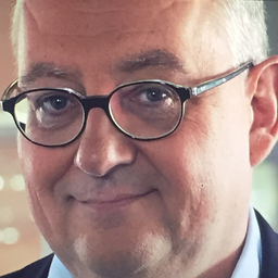 Dr. Kristian Schneider