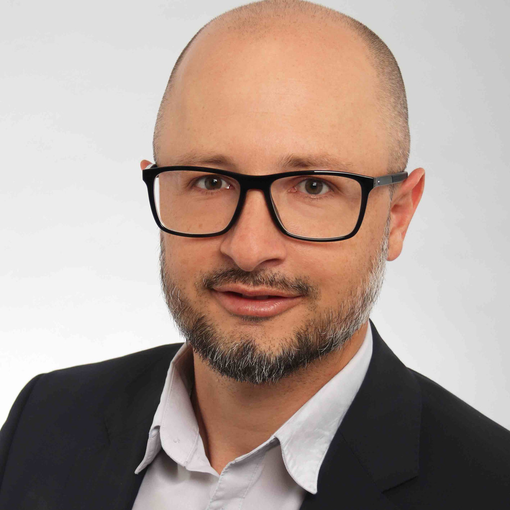 Giovanni Rotondaro Geschäftsführer Versicherungsmakler Leiterer