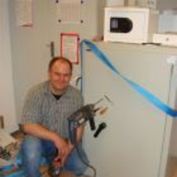 Ralf Bauer