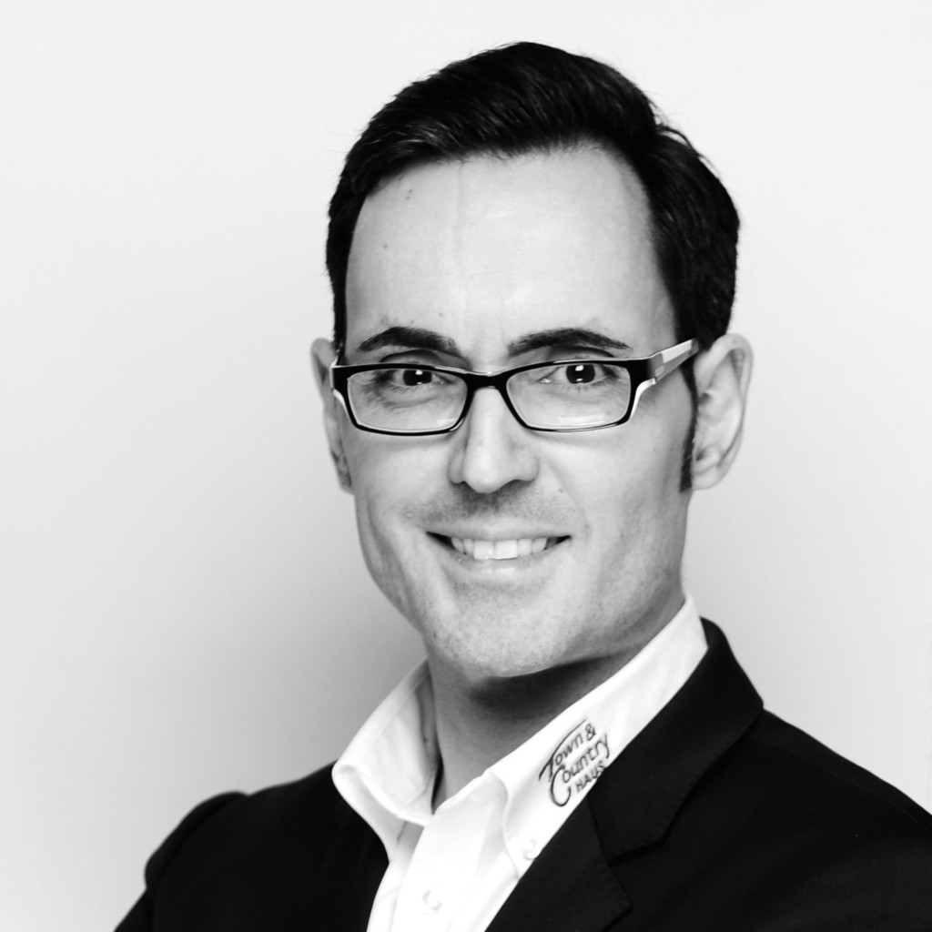 César Sierra Lois Geschäftsführer Sierra Massivhaus GmbH & Co. KG