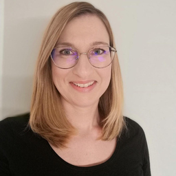 Nadine Helms - Finanzbuchhalterin - Tönjes Holding AG