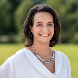 Tina Selinger