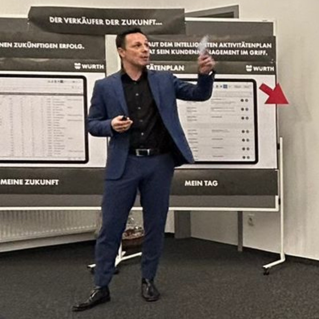 Marc Metzner Bezirksleiter Vertriebsregion Norddeutschland Adolf