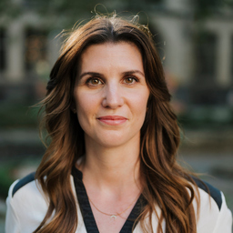 Dr. Lena Schend