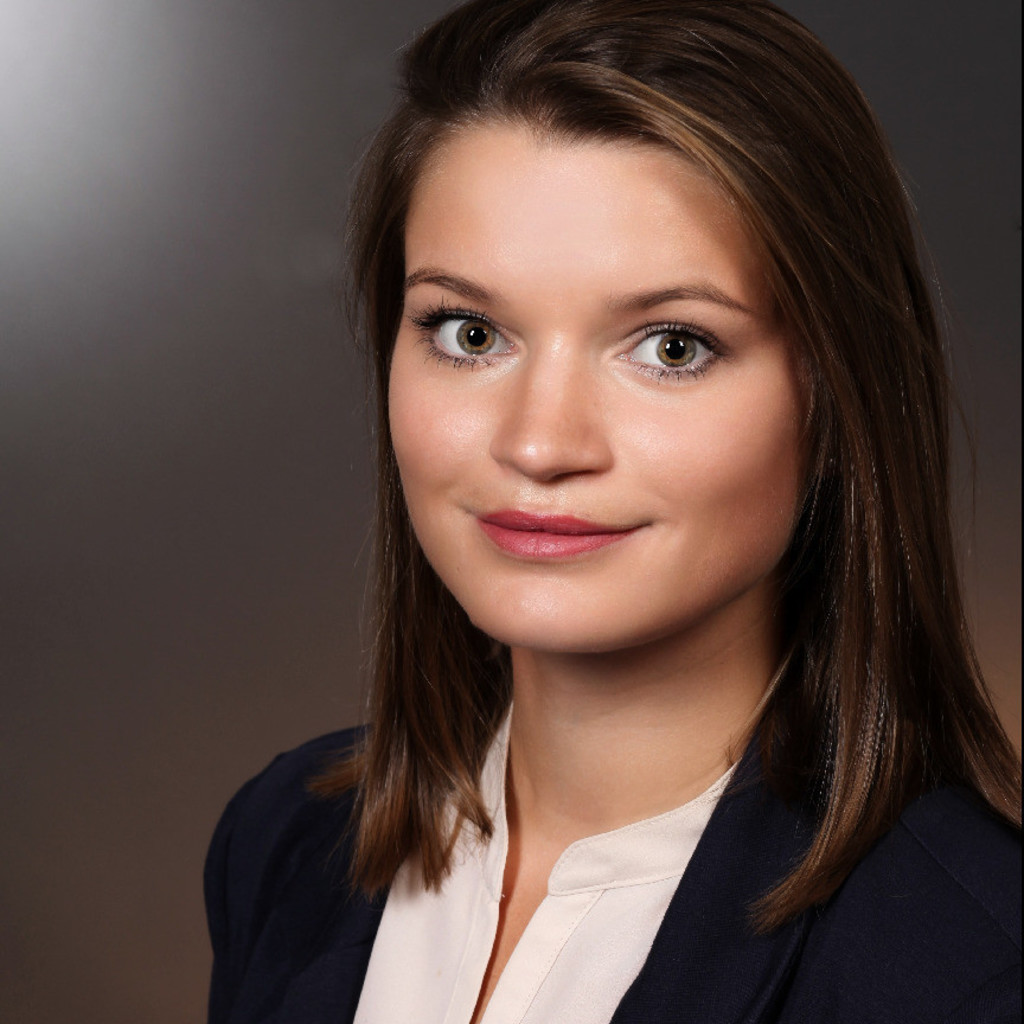 Iris Mattila Assistentin der Geschäftsführung Börse Stuttgart XING