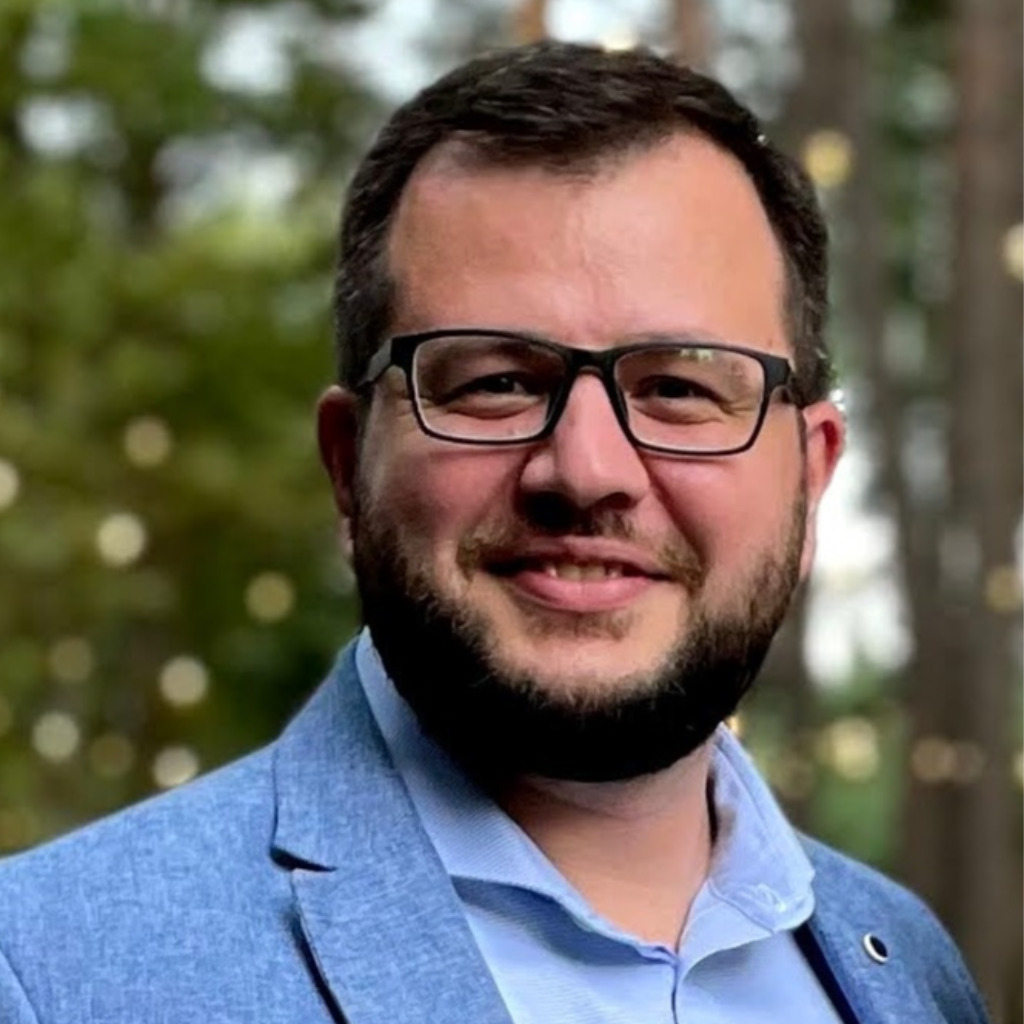 Nazim Tchagapsov Head of Global Sales and Marketing INVENIAM XING