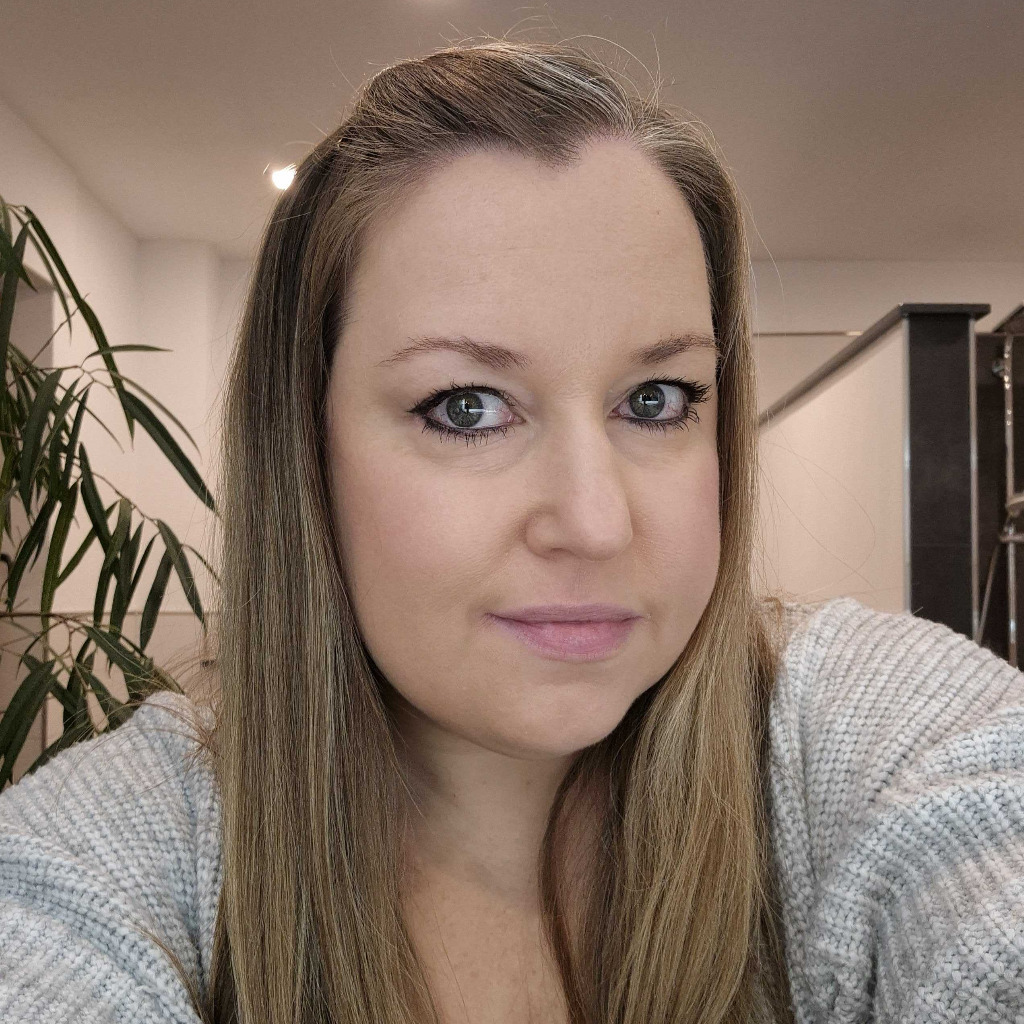 Svenja Peter Accounting & Controlling Manager Famous Brands GmbH XING