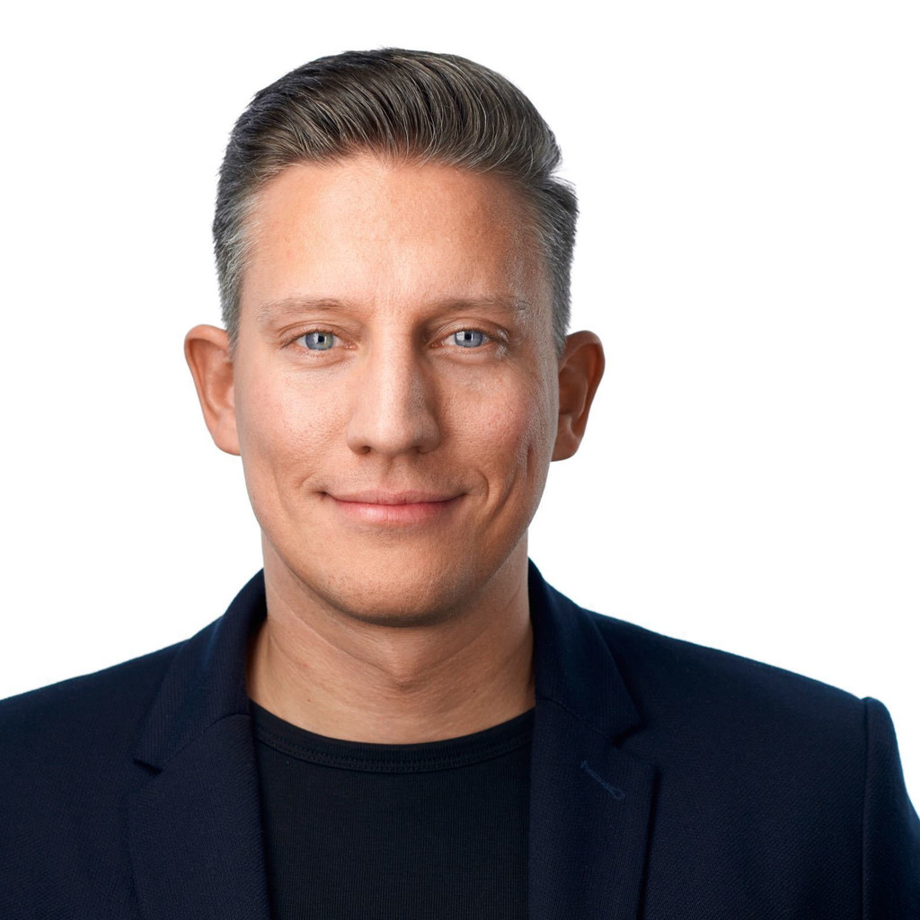 Dennis Fischer Chief Sales Officer (CSO) Urban Sports Club XING