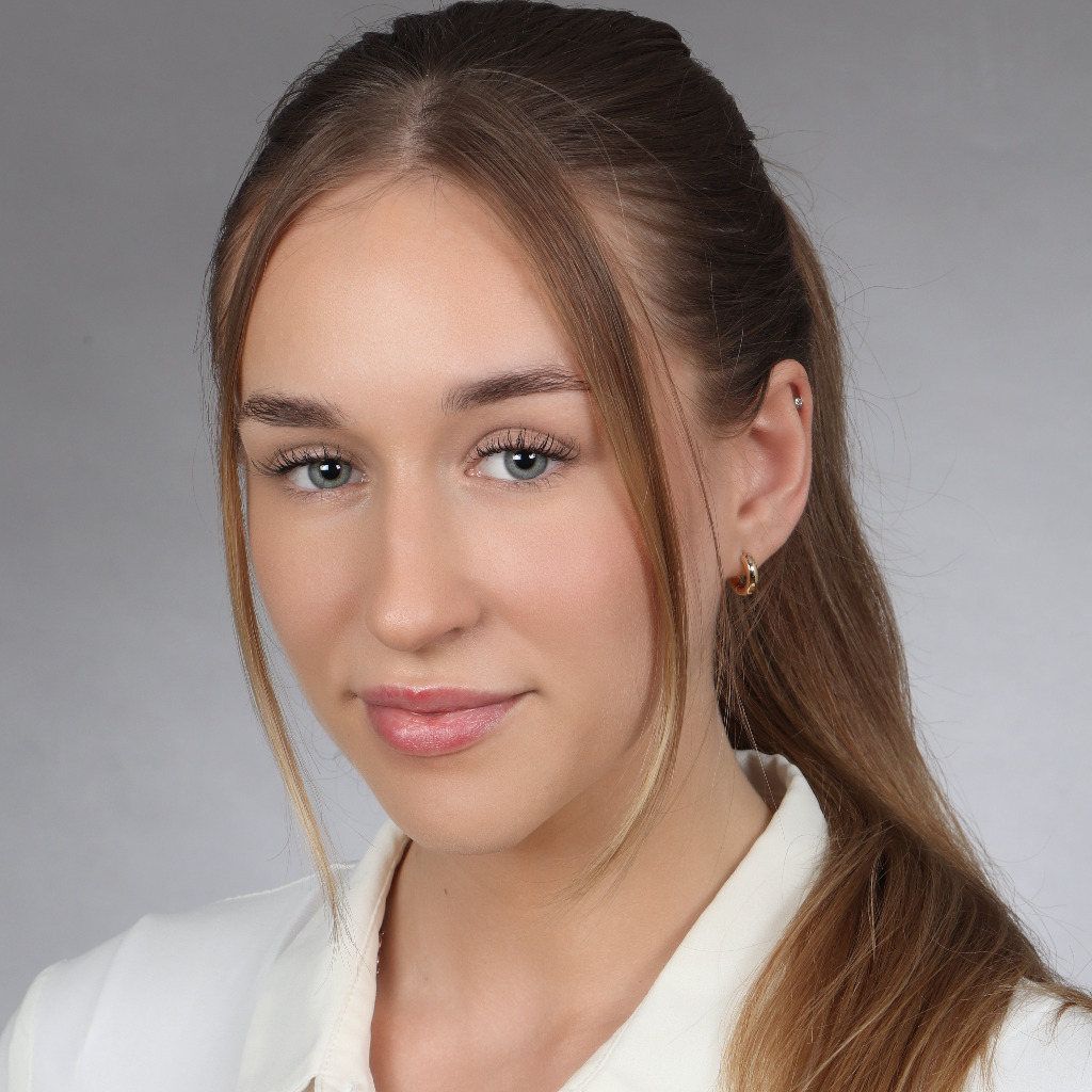 Alina Dick Junior Buying Manager groupm Germany XING