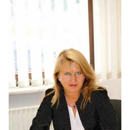 Eva Straub