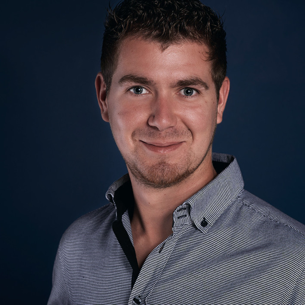 Christoph Lübbe - Projektabwicklung - System & Struktur Laden und