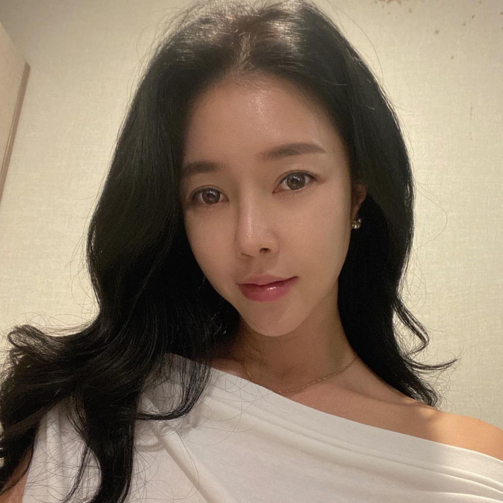 Jan Janne CEOAssistant 英国伦敦FLAGSHIP 女装服装店设计 XING