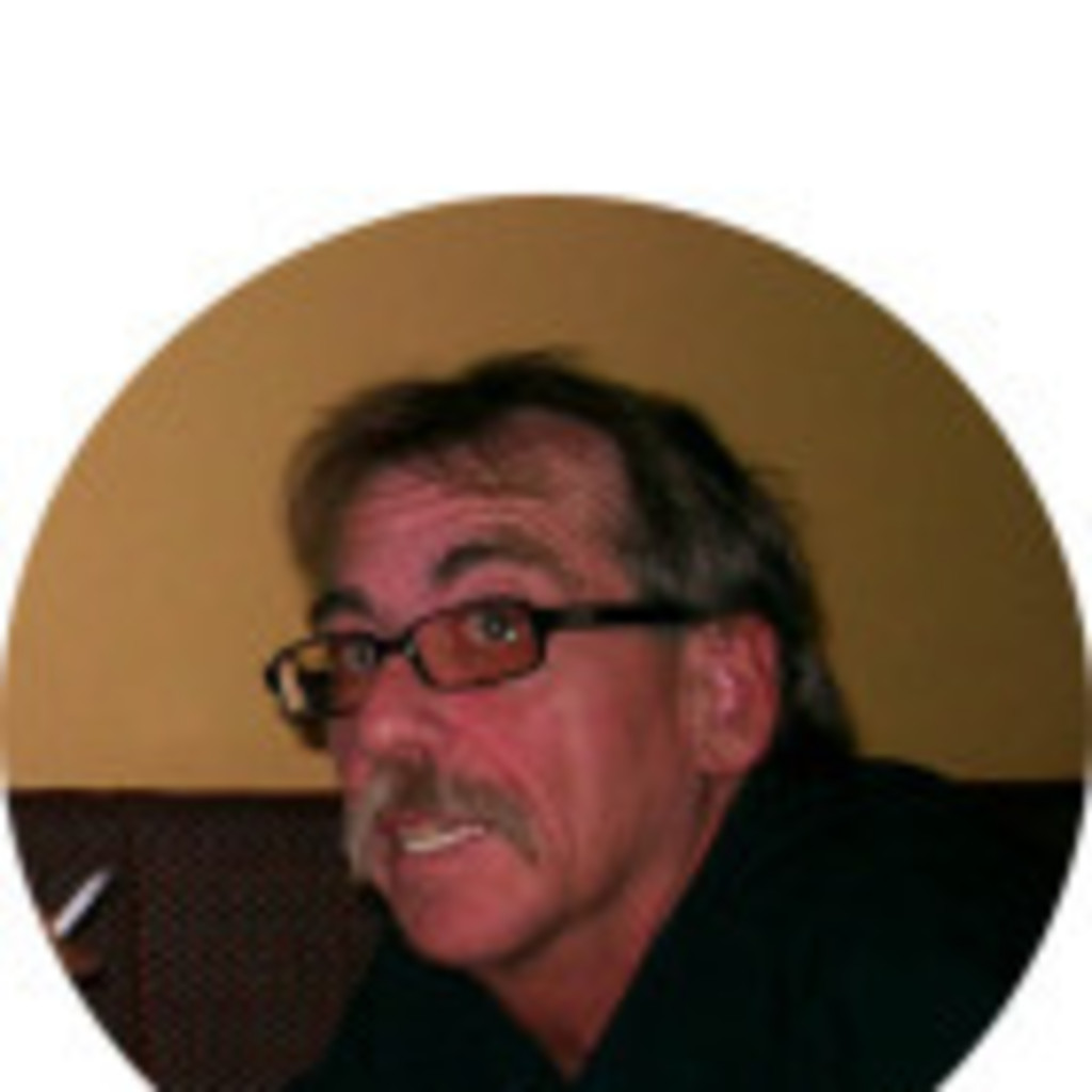 Gerhard Knaak Inhaber charles medien XING