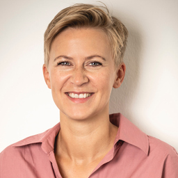 Katharina Woll