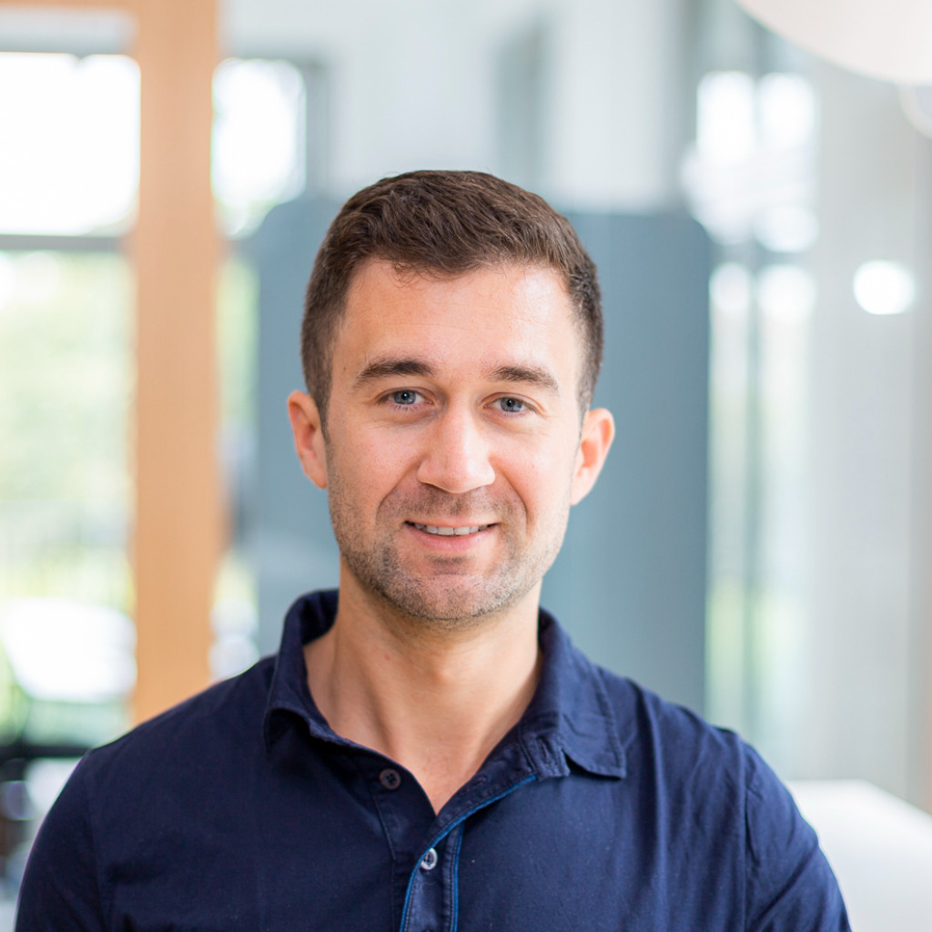 Maximilian Vogel Analyst Baehrens Executive Search XING