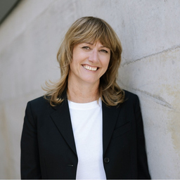 Dr. Eva Keppel