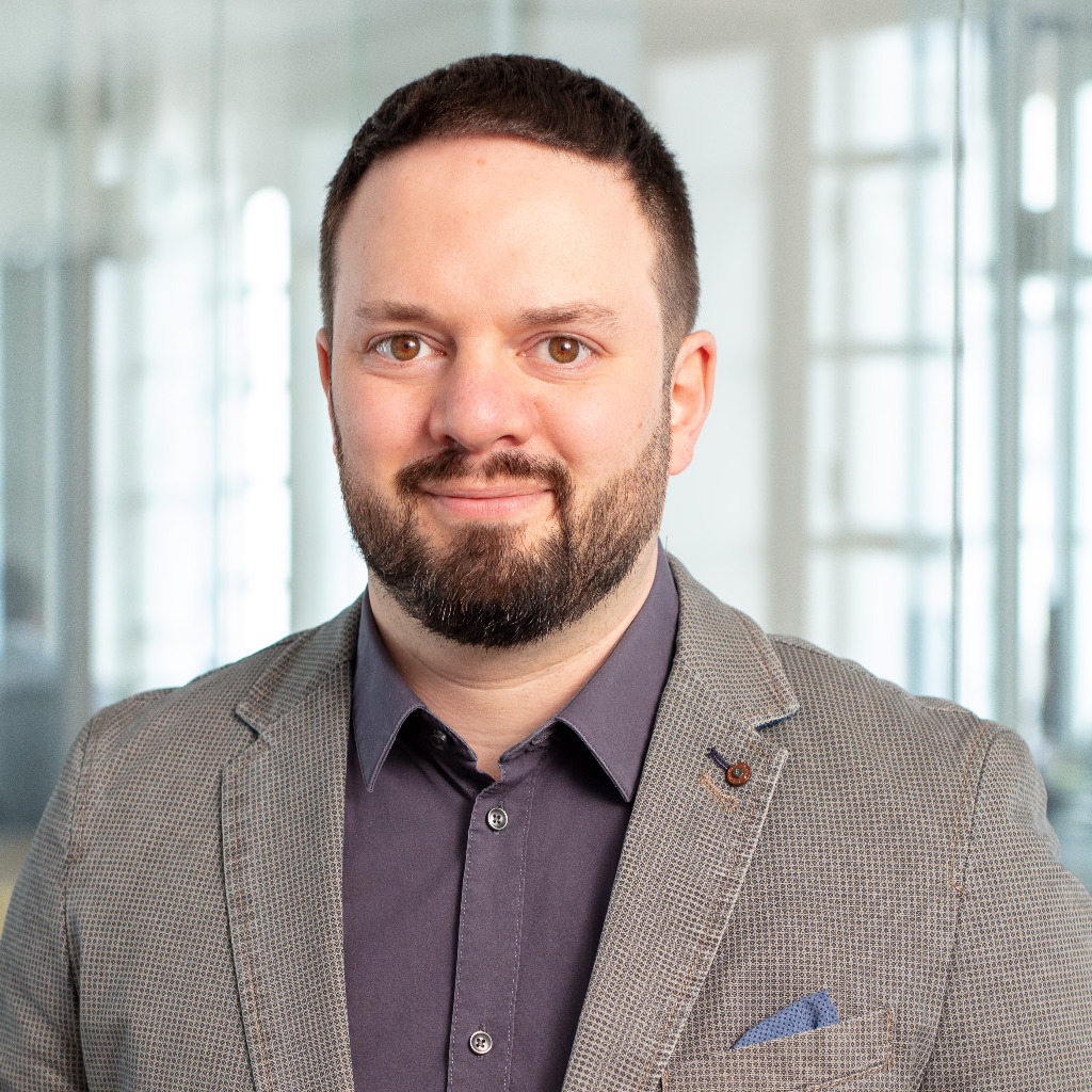 dan-kukla-senior-performance-marketing-manager-hays-xing