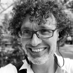 Dr. Claus Romano