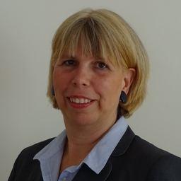 Dr. Julia Wölm