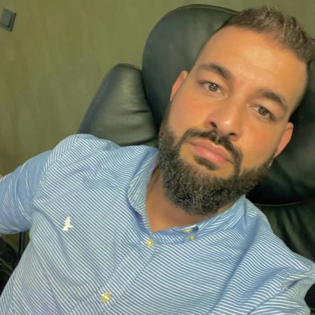 Emre .. Facility Manager Salesforce, Inc XING