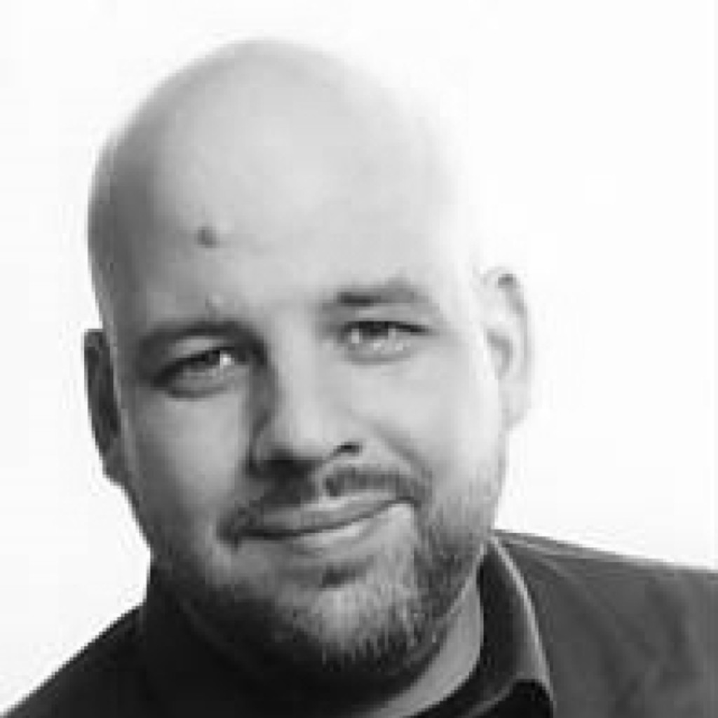 Christian Johann Geschäftsführer / Inhaber paperwork. Office