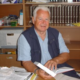 Dr. Hans J. Scheel