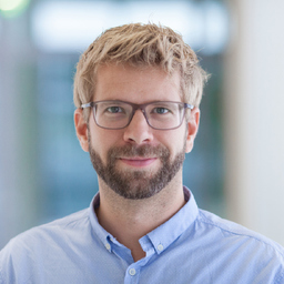 Dr. Julian Donhauser