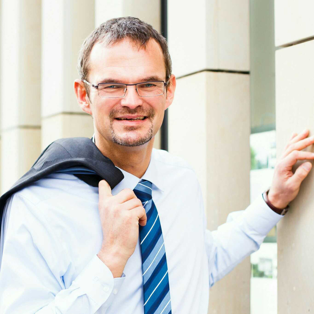 Dipl.Ing. Jörg Huthmacher Senior Manager Digital Transformation