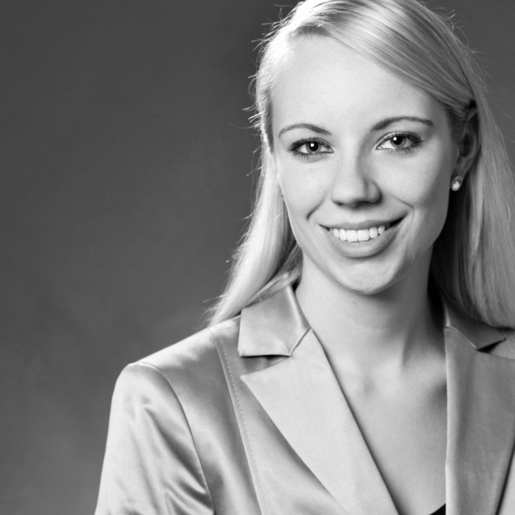 Monique Wießner Senior HR Business Partner Axitera GmbH XING